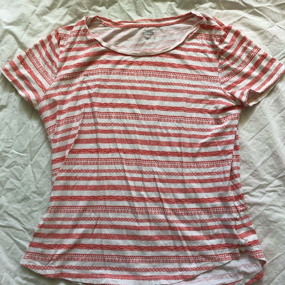 old navy “relaxed” style t-shirt